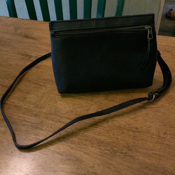 Universal Thread Handbags - Universal Thread Goods handbag